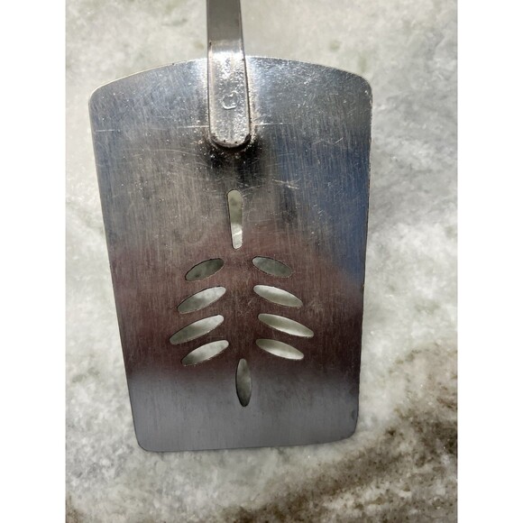 Vintage Metal Slotted Spatula Flipper Turner Red Handle 11” Leaf Design Kitchen - Picture 3 of 9